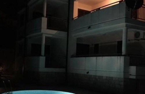 Baosici House | Luxury One Bedroom Apartent With A Pool