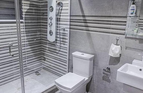 Oshien Apartment | Luxury one bedroom apartment with pool