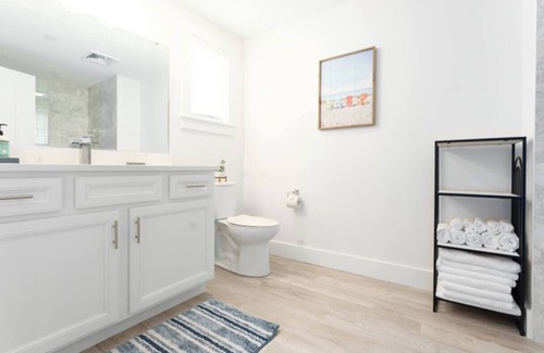 Plymouth Cultural District Apartment | Luxury One Bedroom Condo (650S.F.)