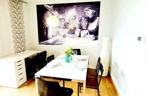 Cents Apartment | Luxury one bedroom flat with parking&balcony-Cent2