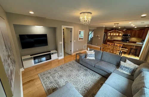 Strongsville House | Luxury One-Month Stay – Fully Furnished Home with Premium Amenities