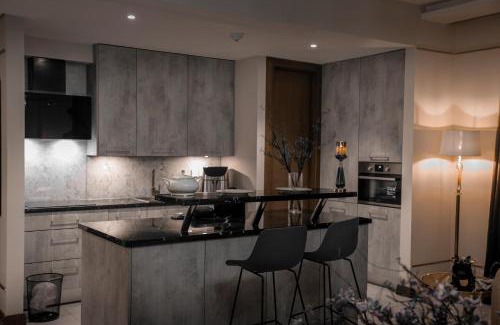 Gulberg Apartment | Luxury oyster apartment