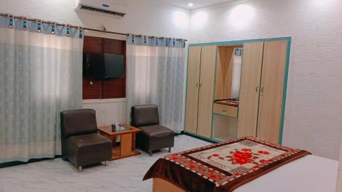 PECHS House | Luxury Palace Guest House