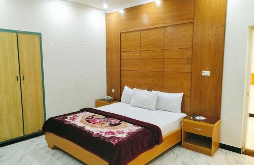 PECHS House | Luxury Palace Guest House