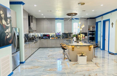Alvin Villa | LUXURY/PALACE n