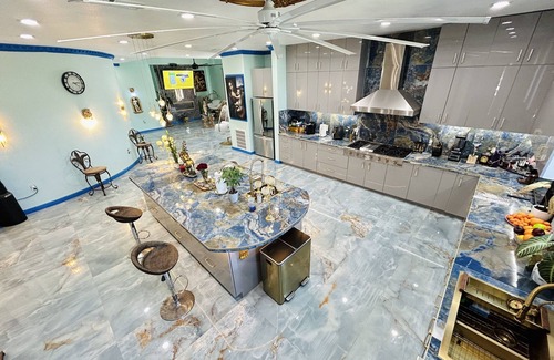 Alvin Villa | LUXURY/PALACE n