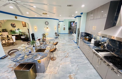 Alvin Villa | LUXURY/PALACE n