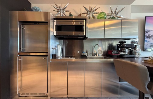 Las Vegas Apartment | Luxury Palms Place Suite Balcony Views, 2 Pools & Jacuzzi Access