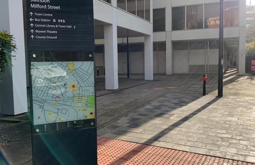 Swindon Apartment | Luxury Panoramic Balcony Swindon Central