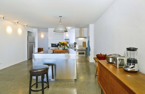 Diamond Head - Kapahulu - St. Louis Condo | Luxury panoramic Oceanfront Views on Oahu's Gold Coast! FREE Parking & Wi-Fi!