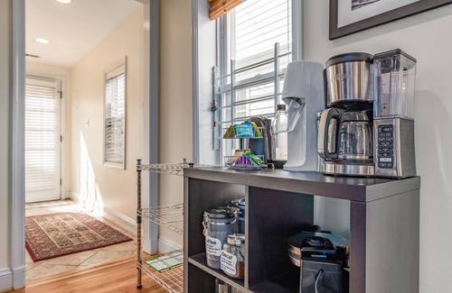 Canton House | Luxury Parkfront Haven with Hot Tub - Beloved by Families & their Dogs