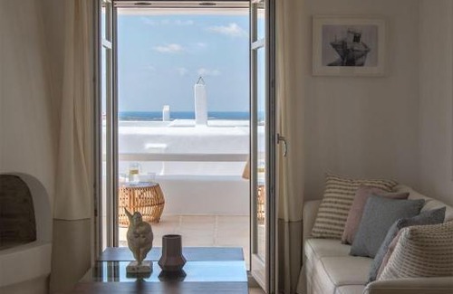 Glisidia Villa | Luxury Paros Villa Villa Kallihroe Privacy Luxury Private Pool Sleeps 12 Glisidia