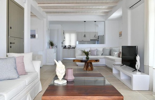 Glisidia Villa | Luxury Paros Villa Villa Kallihroe Privacy Luxury Private Pool Sleeps 12 Glisidia