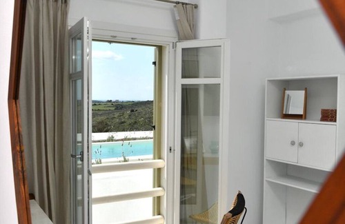 Glisidia Villa | Luxury Paros Villa | Villa Kallihroe | Privacy & Luxury | Private Pool | Sleeps.