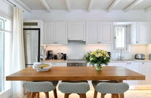 Glisidia Villa | Luxury Paros Villa | Villa Thoe | Contemporary Luxury | 3 Bedrooms | Glisidia