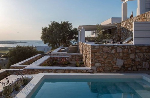 Glisidia Villa | Luxury Paros Villa | Villa Thoe | Contemporary Luxury | 3 Bedrooms | Glisidia