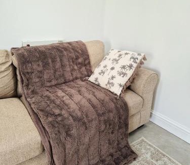 Belper House | Luxury Peak District Stone Barn With Horses - Dog Friendly - Near Chatsworth, Bakewell, Alton Towers