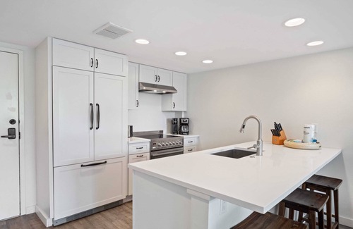 Harbour Town Condo | Luxury Penthouse in the Heart of Harbour Town