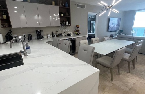 Hallandale Beach Apartment | Luxury Penthouse to rent