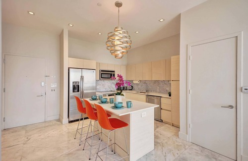 Hallandale Beach Apartment | Luxury Penthouse ocean and cannal view 33fl