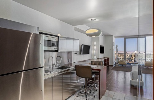 Las Vegas Apartment | Luxury Penthouse 53rd Floor Breathtaking Strip Views Balcony