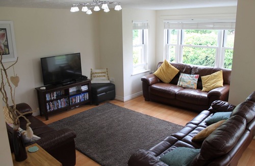 Hele Apartment | LUXURY PENTHOUSE APARTMENT ALONG ILFRACOMBE SEAFRONT! GREAT FOR FAMILIES !
