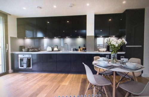 Addiscombe Apartment | LUXURY PENTHOUSE APARTMENT*