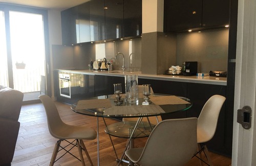 Addiscombe Apartment | LUXURY PENTHOUSE APARTMENT*