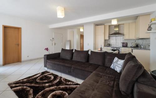 Gare Apartment | LUXURY PENTHOUSE APARTMENT WITH 3 Balconies -2 BEDROOMS -PETRUS VIEW & PARKING