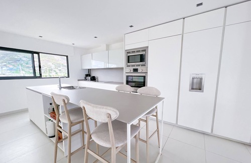 Simpson Bay Apartment | Luxury penthouse · Cole Bay · Lagoon view & pool