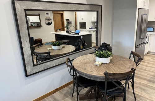 Canmore Condo | Luxury Penthouse Condo-Pet Friendly with Vaulted ceilings, best of everything