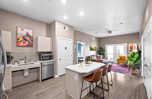 Downtown Salt Lake City Apartment | Luxury Penthouse High-Rise Living in SLC