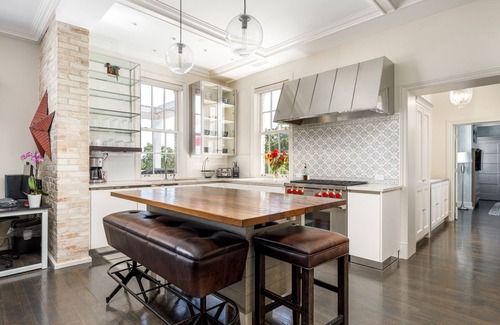 Traverse City Condo | Luxury Penthouse | AC | Fireplace | Balcony |