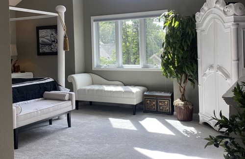Pewaukee Condo | Luxury Pewaukee Condo for Rent