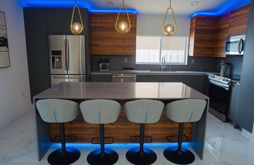 Richmond West House | Luxury Pirate Theme Pool House/16 Guest