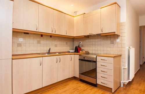 Pasalimani Apartment | Luxury Pireas Stay New 2BR Urban Escape