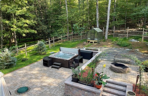 East Stroudsburg House | Luxury Poconos retreat with hot tub, sauna, fire pit & patio
