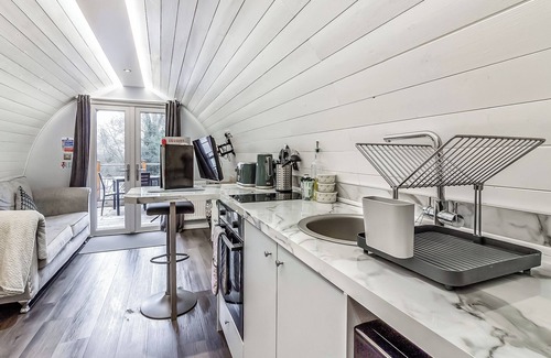 Gunthorpe Cottage | Luxury pod, perfect for two people seeking a romantic and relaxing break.