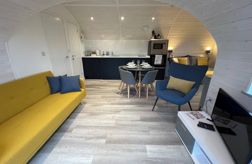 Llangadog Cabin | Luxury Pod with Hot tub and Large Private Garden