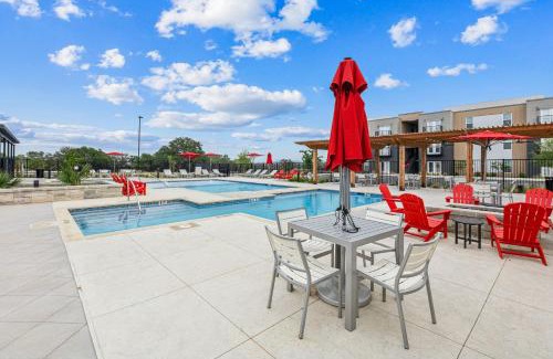 Marble Falls Apartment | Luxury Pool Home, Mins To Hospitals, Gym