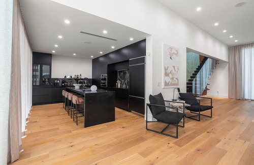 Buena Vista House | Luxury, Pool, Pool Table, Backyard, Grill, Near Little Haiti & Design District