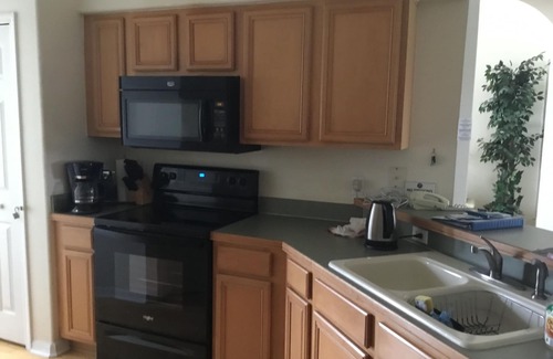 Greater Groves House | Luxury Pool Villa 4BR/3BA South Facing, Privacy, 10min Disney