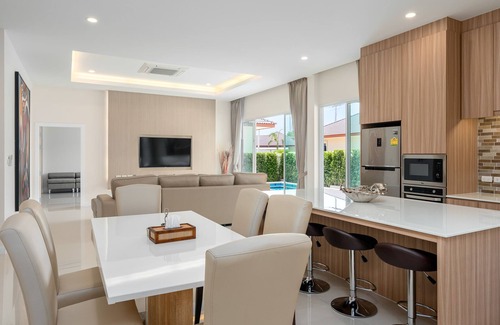 Huai Yai Villa | Luxury Pool Villa A18