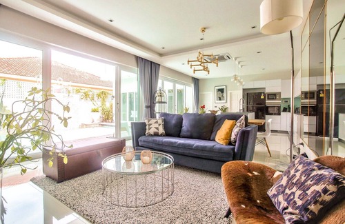 Na Kluea Villa | Luxury Pool Villa Pattaya - Ocean 1
