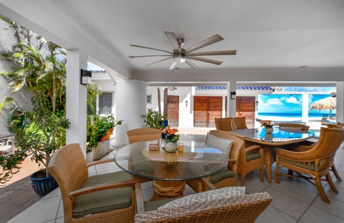 Noord House | Luxury pool villa totally private backyard - 5 minutes to the beach!