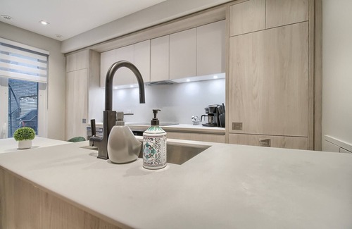 Bloor-Yorkville House | Luxury prime property in central downtown Toronto