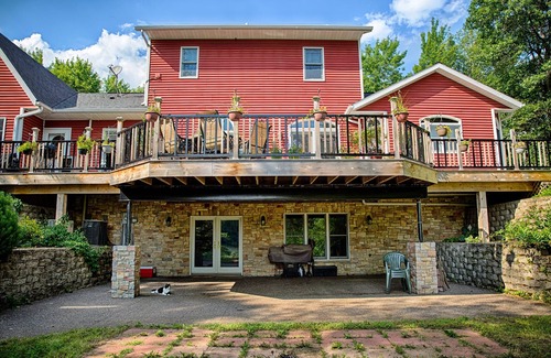 Black River Falls House | Luxury Private Estate