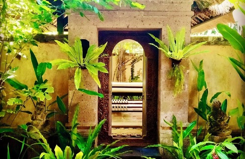 Batu Bolong Villa | Luxury Private Beachfront Estate in Canggu