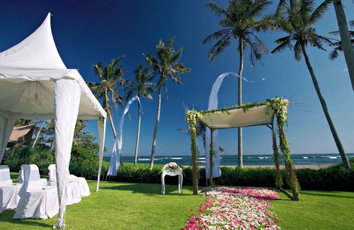 Batu Bolong Villa | Luxury Private Beachfront Estate in Canggu