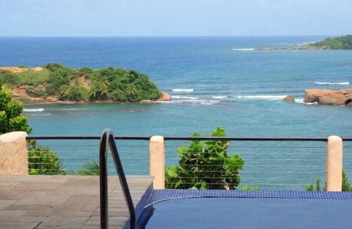 Calibishie Villa | Luxury private beachfront villa with spectacular views
